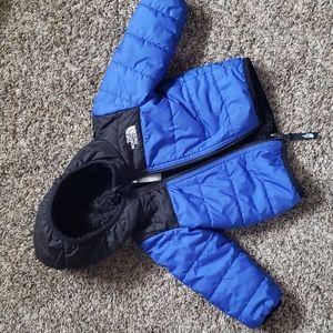 The North Face reversible baby coat 6-12mo